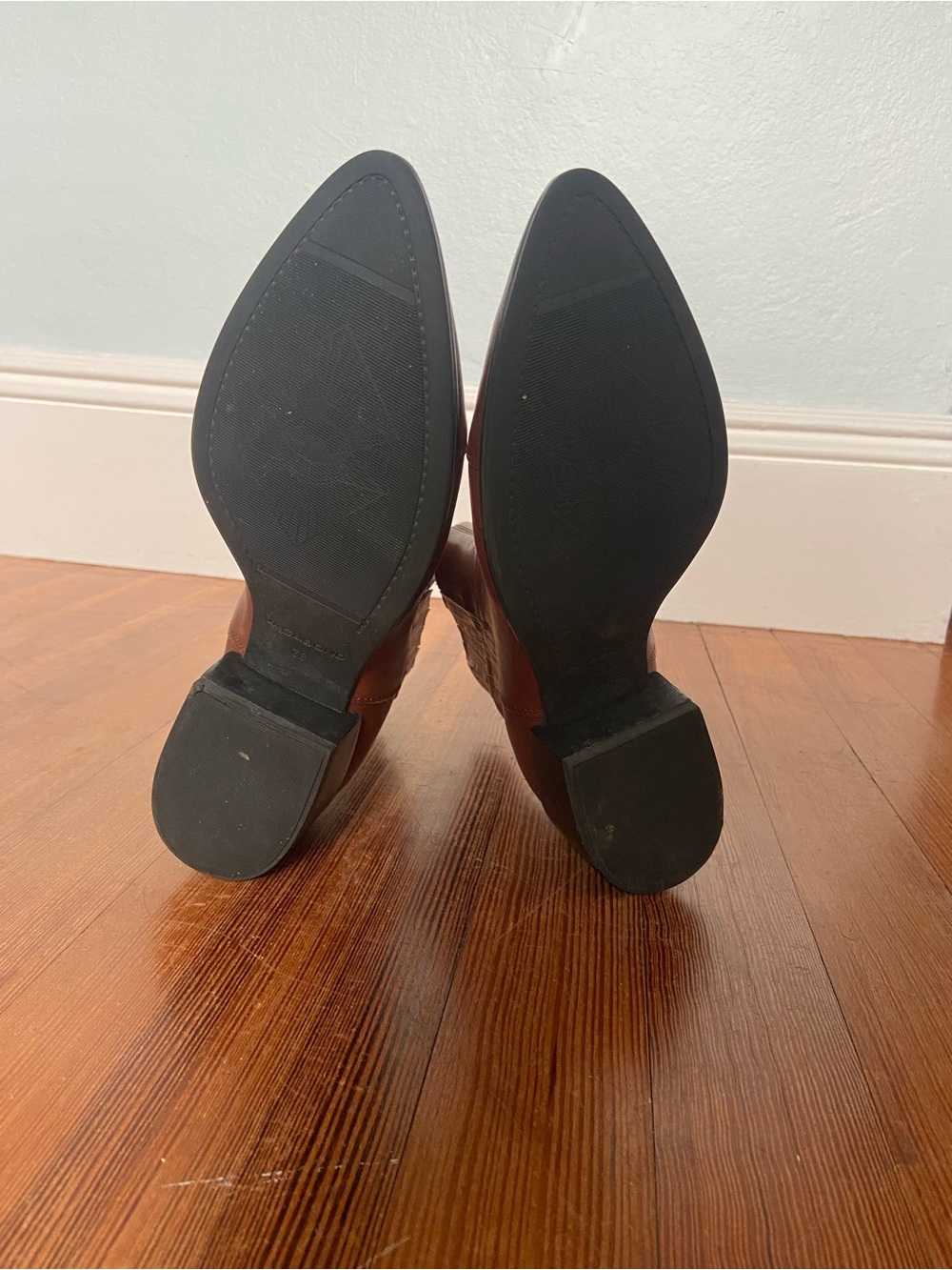 Women's Brown Leather Vagabond Chelsea Boots - Picture 8 of 10